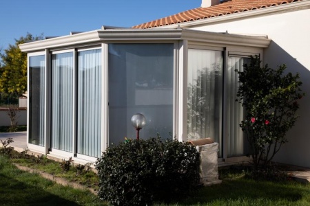 Installer une baie vitrée, les conseils pratiques pour un résultat impeccable